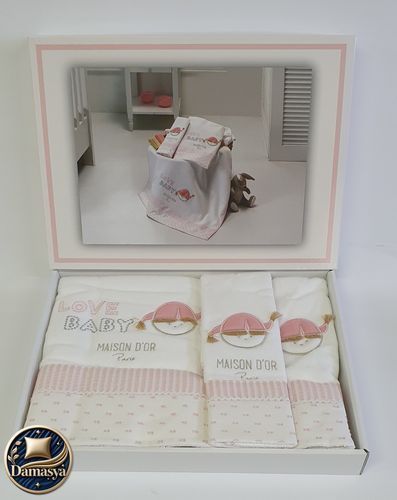 Детские Полотенца  Maison D`or Love Baby Towel Pink, Розовый, Бамбук 50%, Хлопок 50%, Принт, Фирменная упаковка, Сет 30х50см; 50х70 см; 70х130 см, Турция